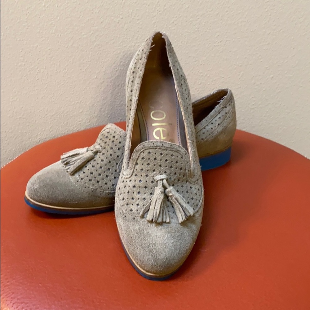 Nicole size 7 1/2 khaki suede shoes & blue soles